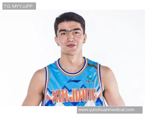 新疆队26号球员鲁吐布拉与队友默契配合，带领球队取得连胜